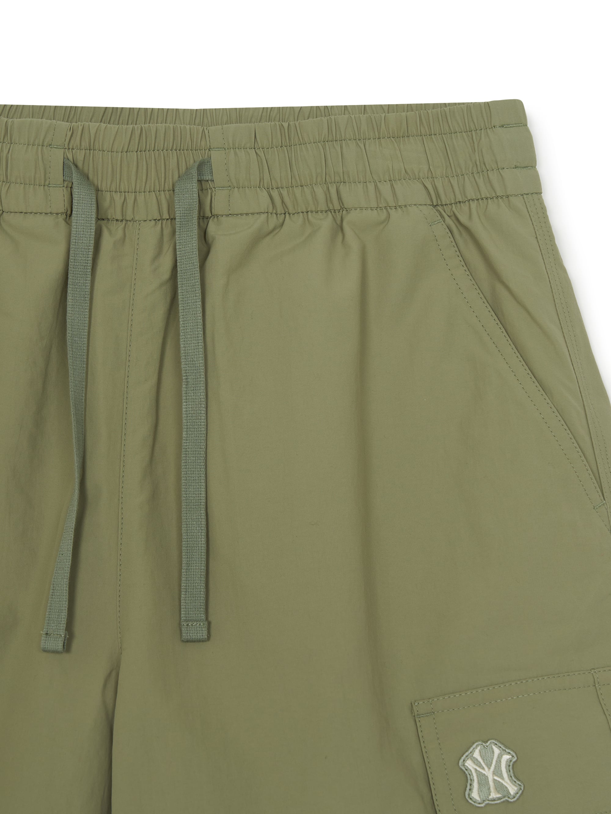 [mlb korea] Light Weight Cotton Touch Strap Cargo 9in Shorts