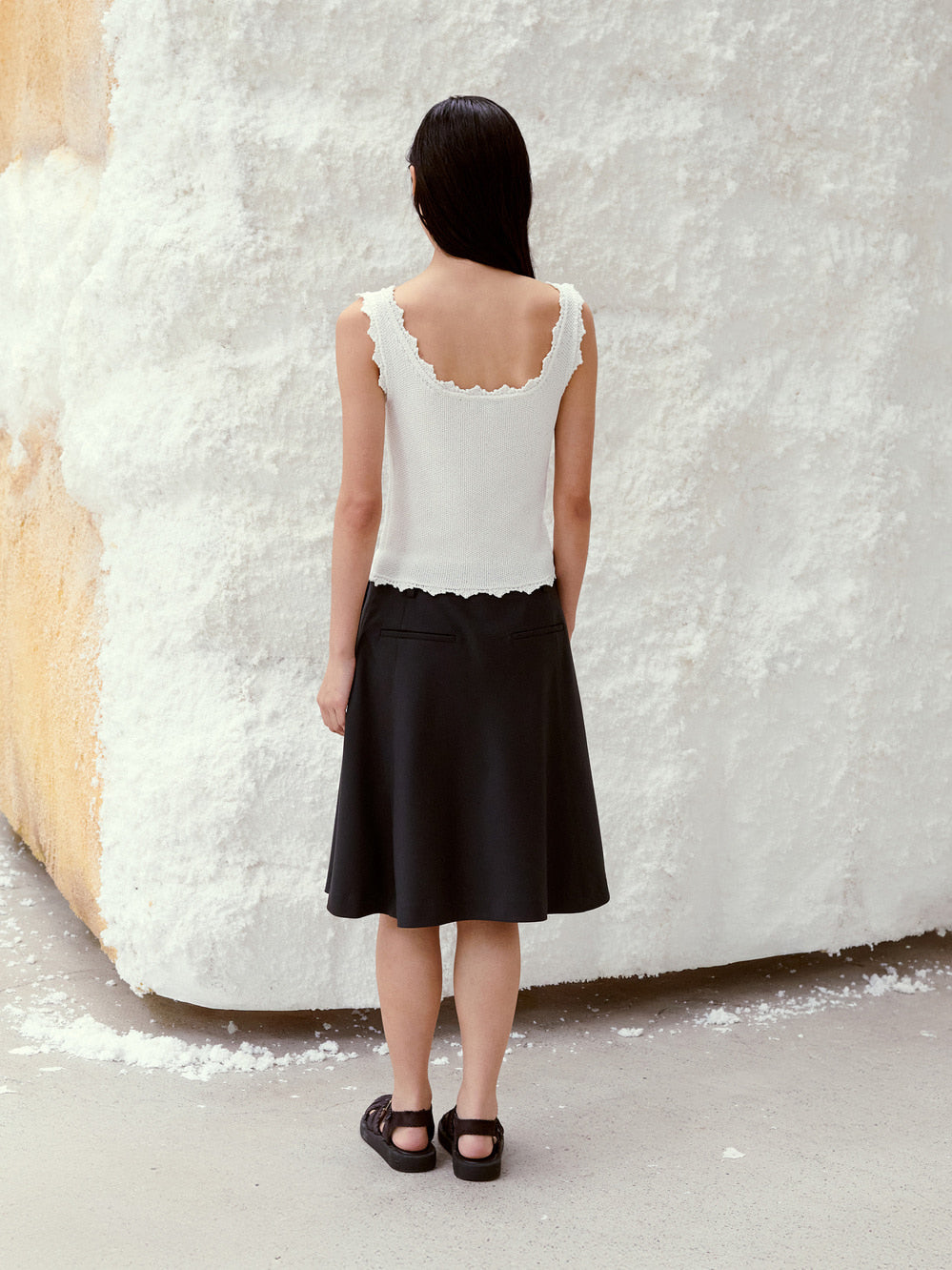 [low_classic] Lace Edge Sleeveless Knit
White
