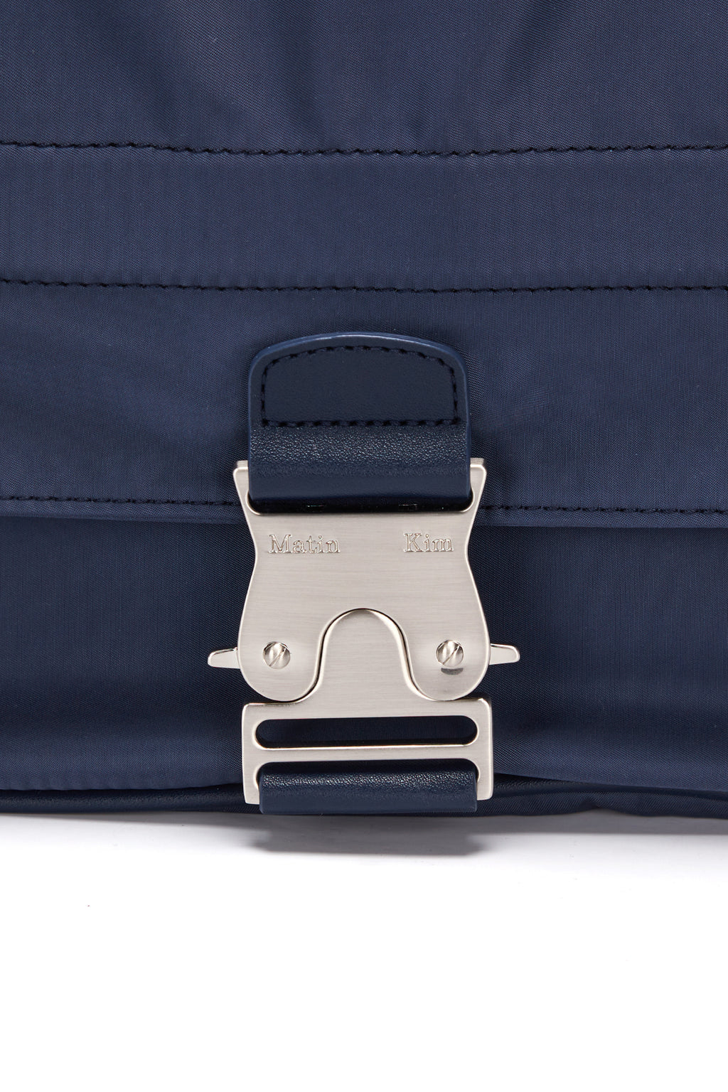 [matinkim] BIG BUCKLE BAG IN NAVY