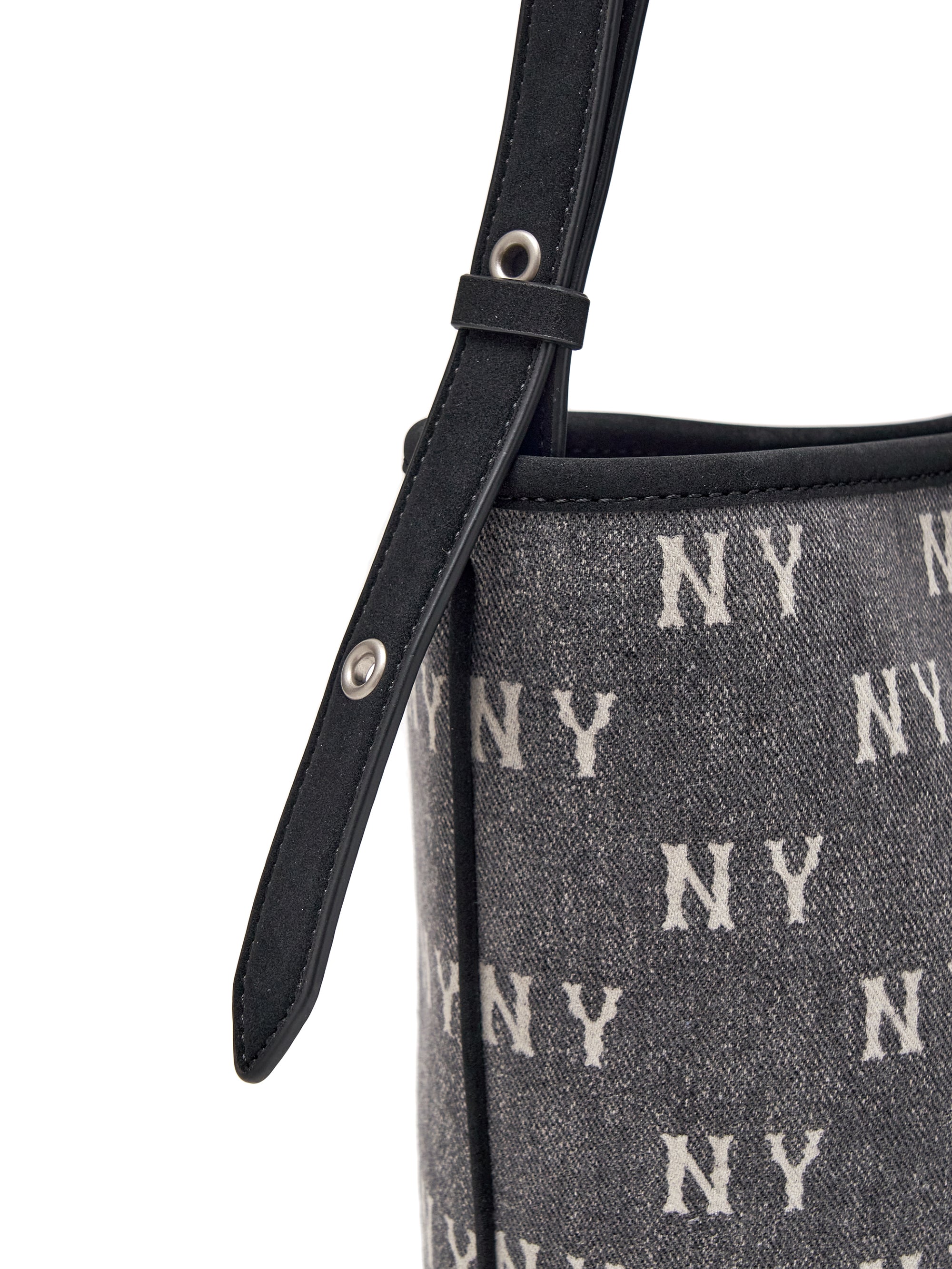 [MLB] Classic Monogram Vintage Denim Bucket Bag