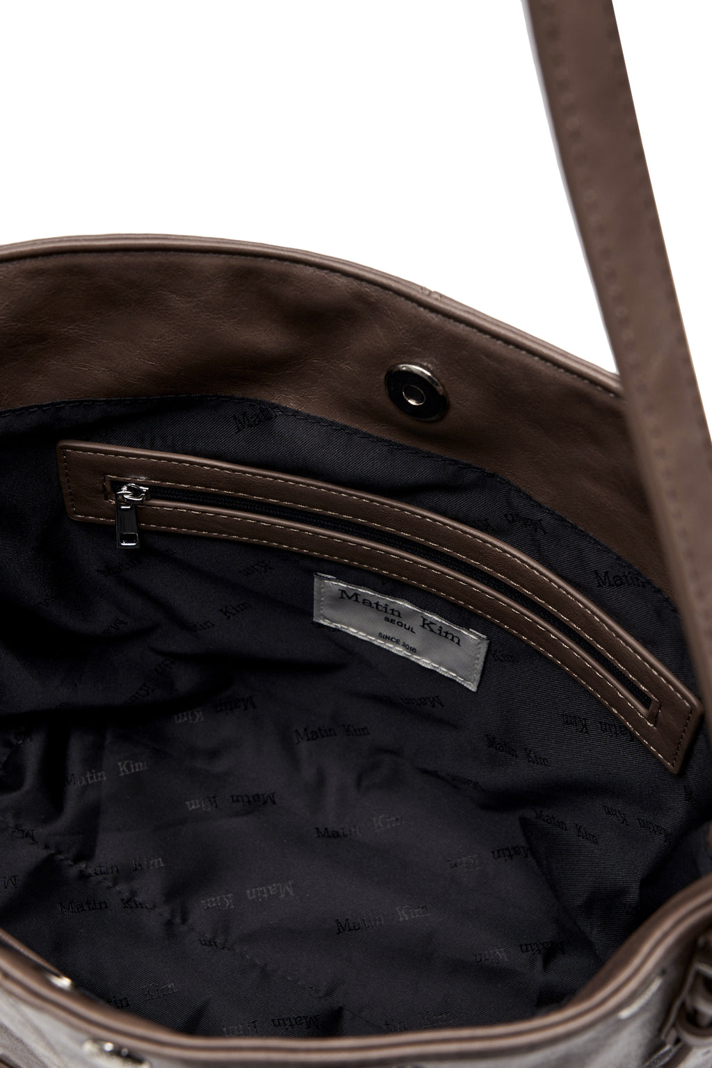 [matinkim] MATIN STUD POINT SMALL SHOULDER BAG IN COCOA