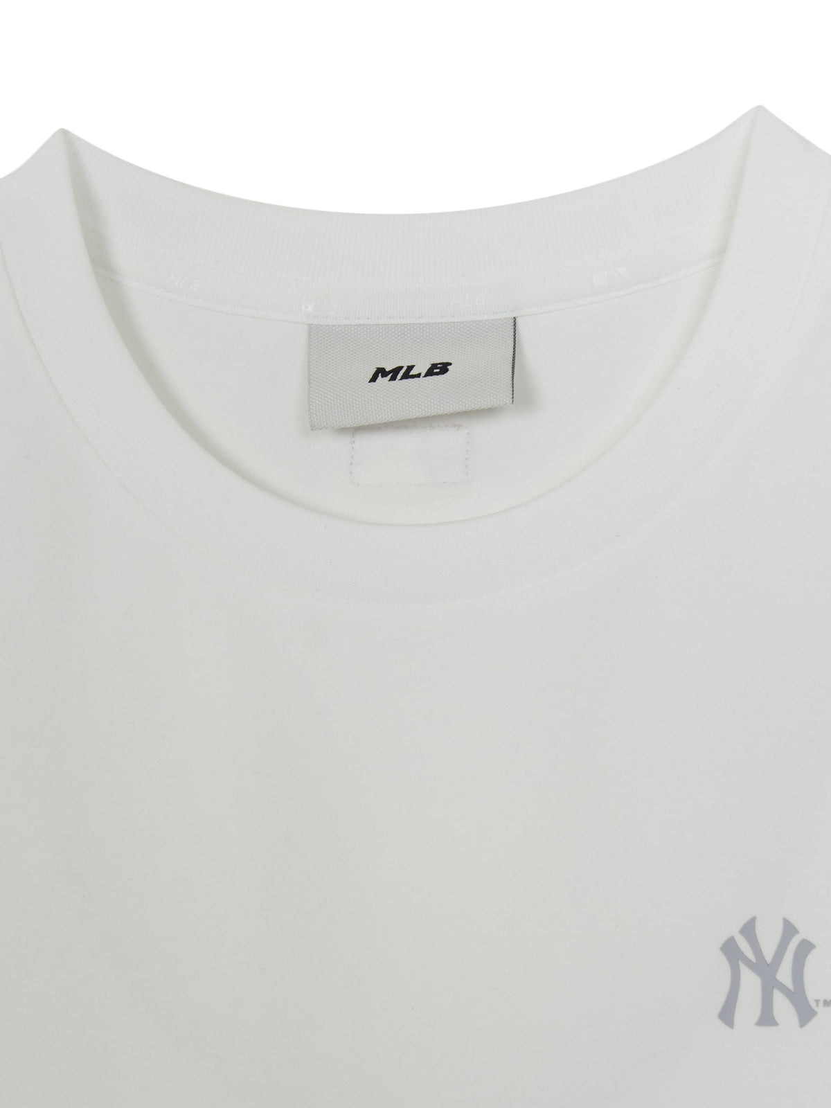 MLB Korea Women's Basic Small Logo Slim Crop Fit T-shirts