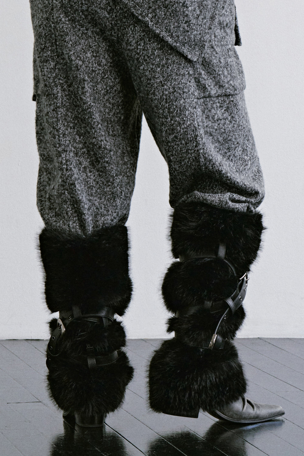 Treemingbird Leather-Buckled Faux-Fur Leg Warmers Black