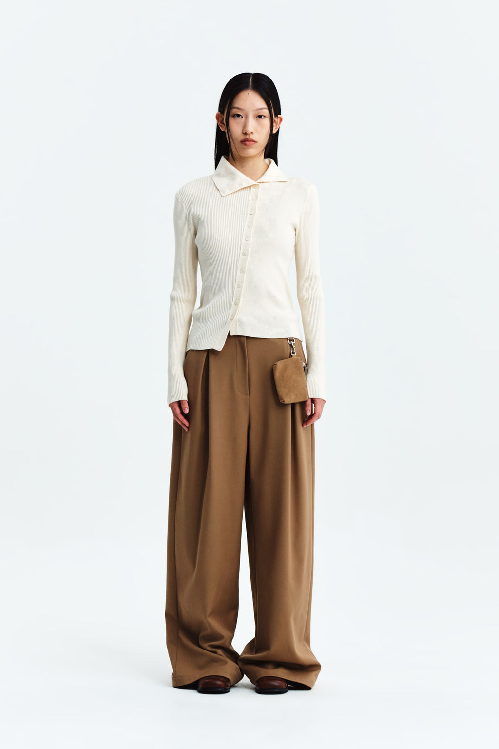 [matinkim] TUCK POCKET POINT WIDE PANTS IN DARK BEIGE