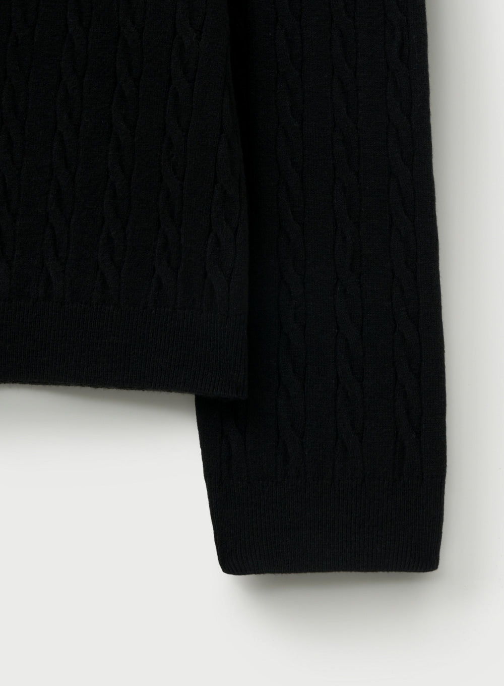 [satur] Plain Cable Crew Neck Knit - Black
