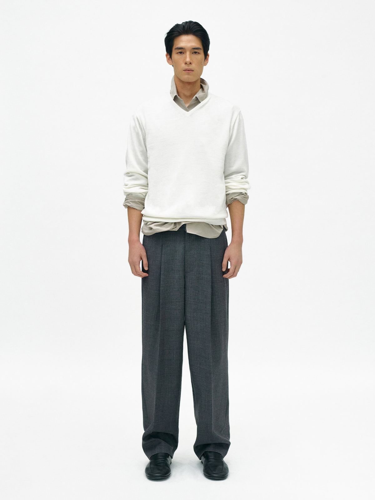 Nothing Written Foyer v-neck pullover (Clean white)