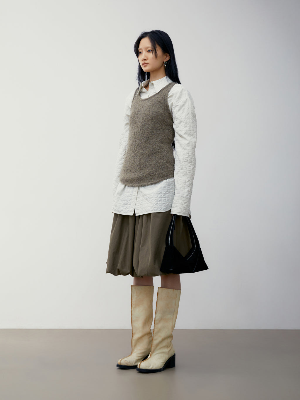 [low_classic] BUBBLE MIDI SKIRT
KHAKI