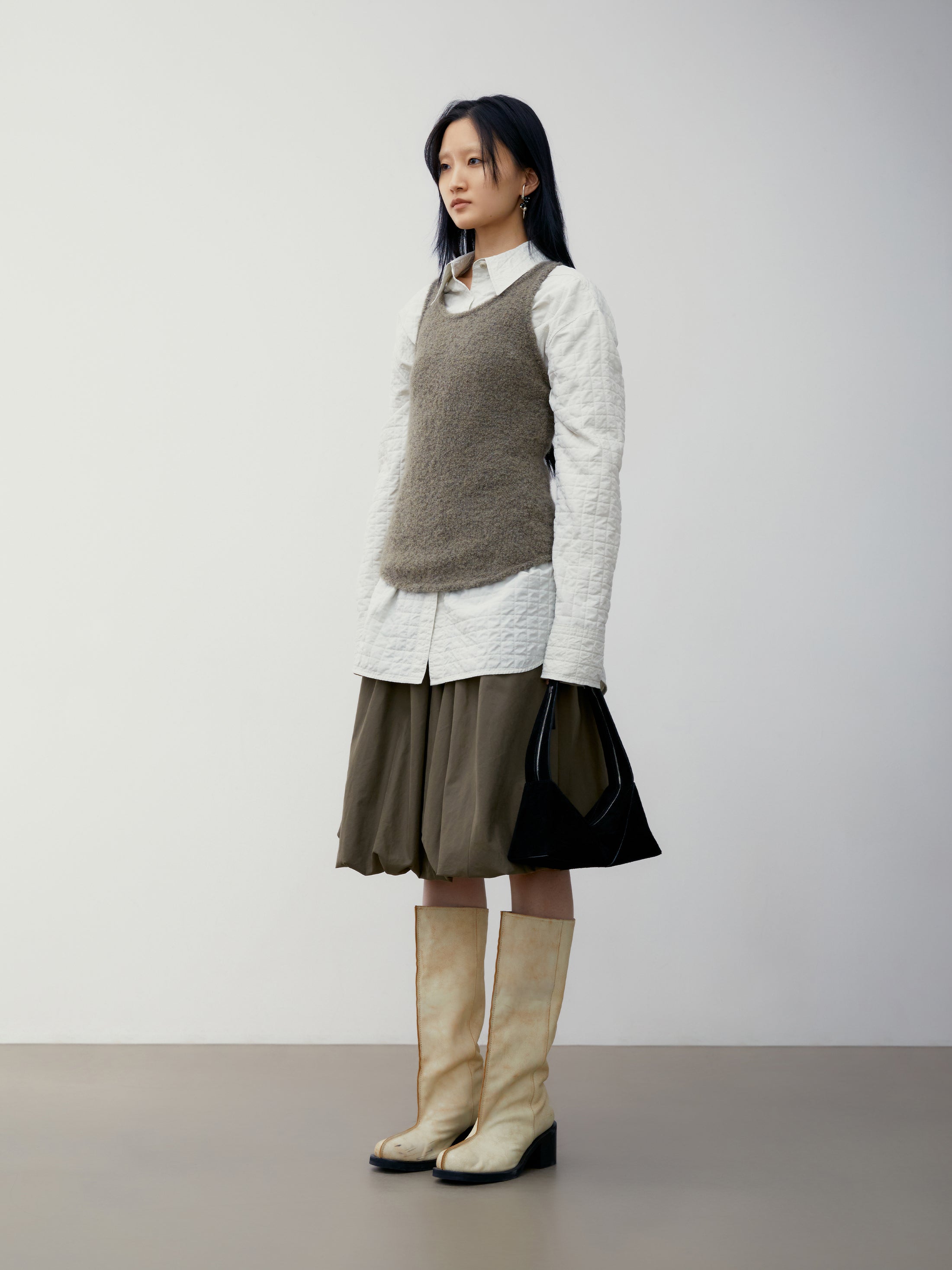 [low_classic] BUBBLE MIDI SKIRT
KHAKI