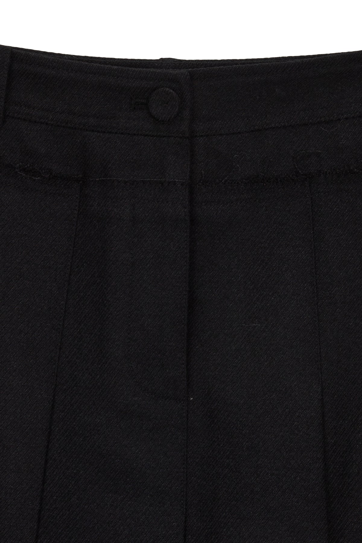 [matinkim] UNBALANCE PLEATS MIDI SKIRT IN BLACK