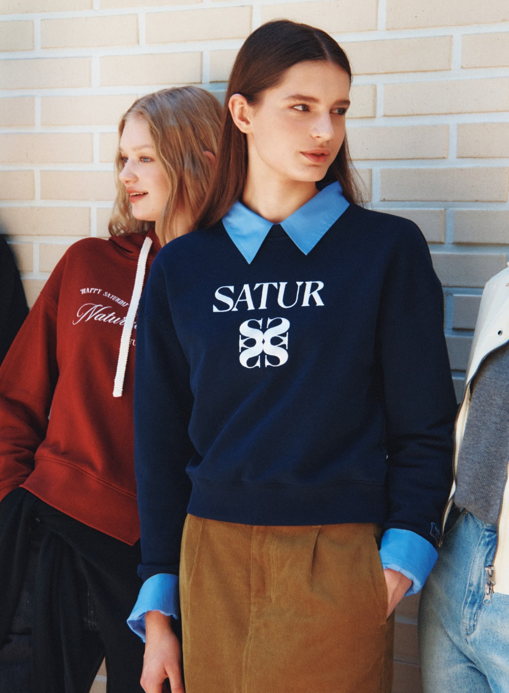 [satur] (W) Classic Logo Crop Sweatshirt - Navy