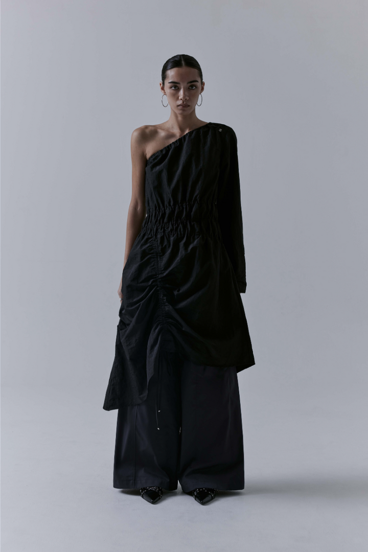 Treemingbird One-shoulder Oblique Shirring One-piece Black