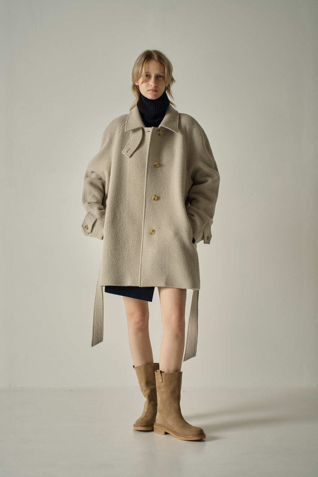 Facade Pattern Suede Mid Boots sand
