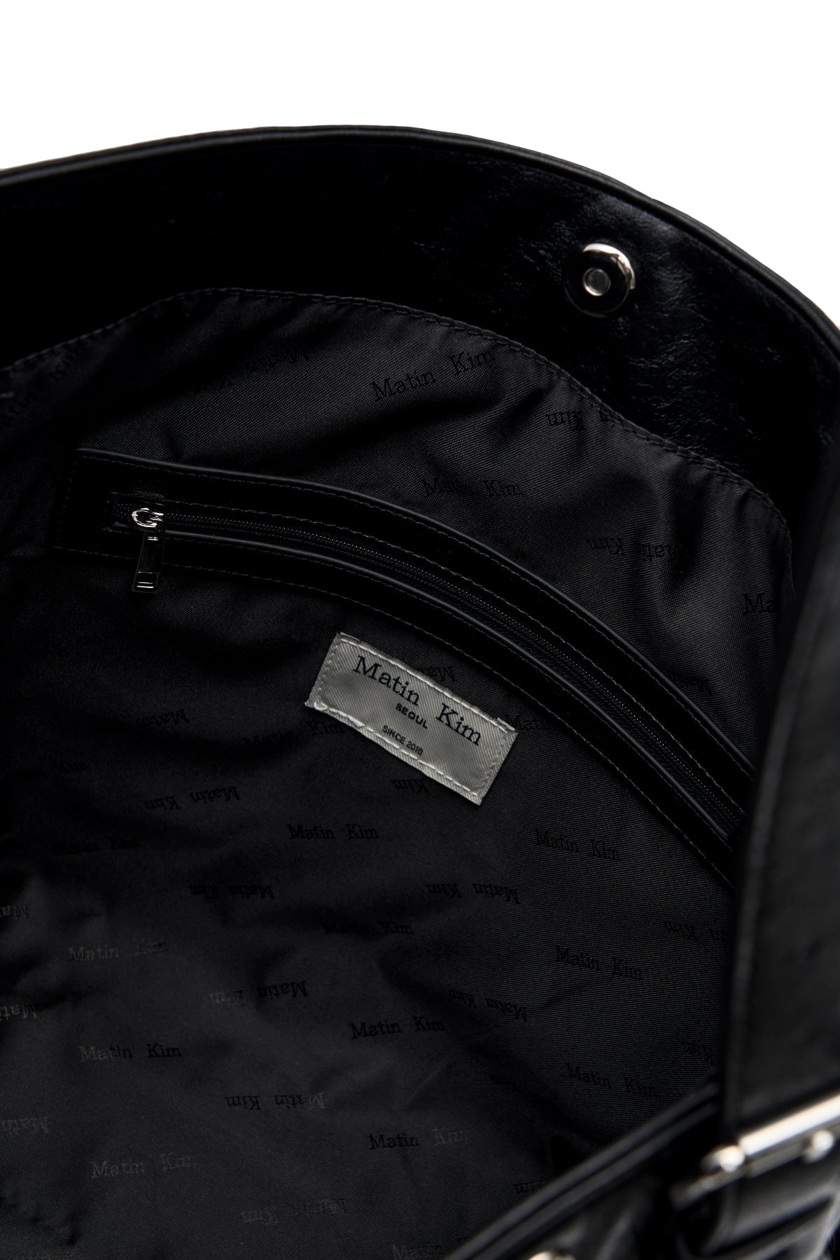 [matinkim] MATIN STUD POINT LARGE SHOULDER BAG IN BLACK