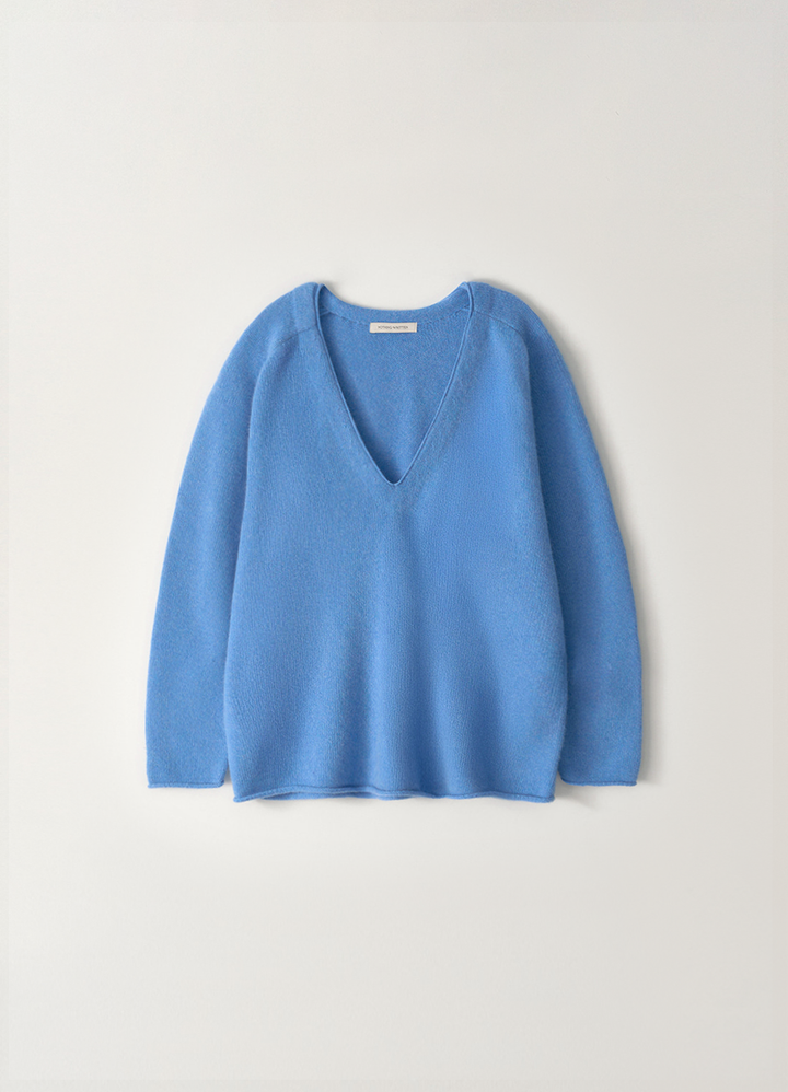Nothing Written Cerin deep v-neck pullover (Blue)