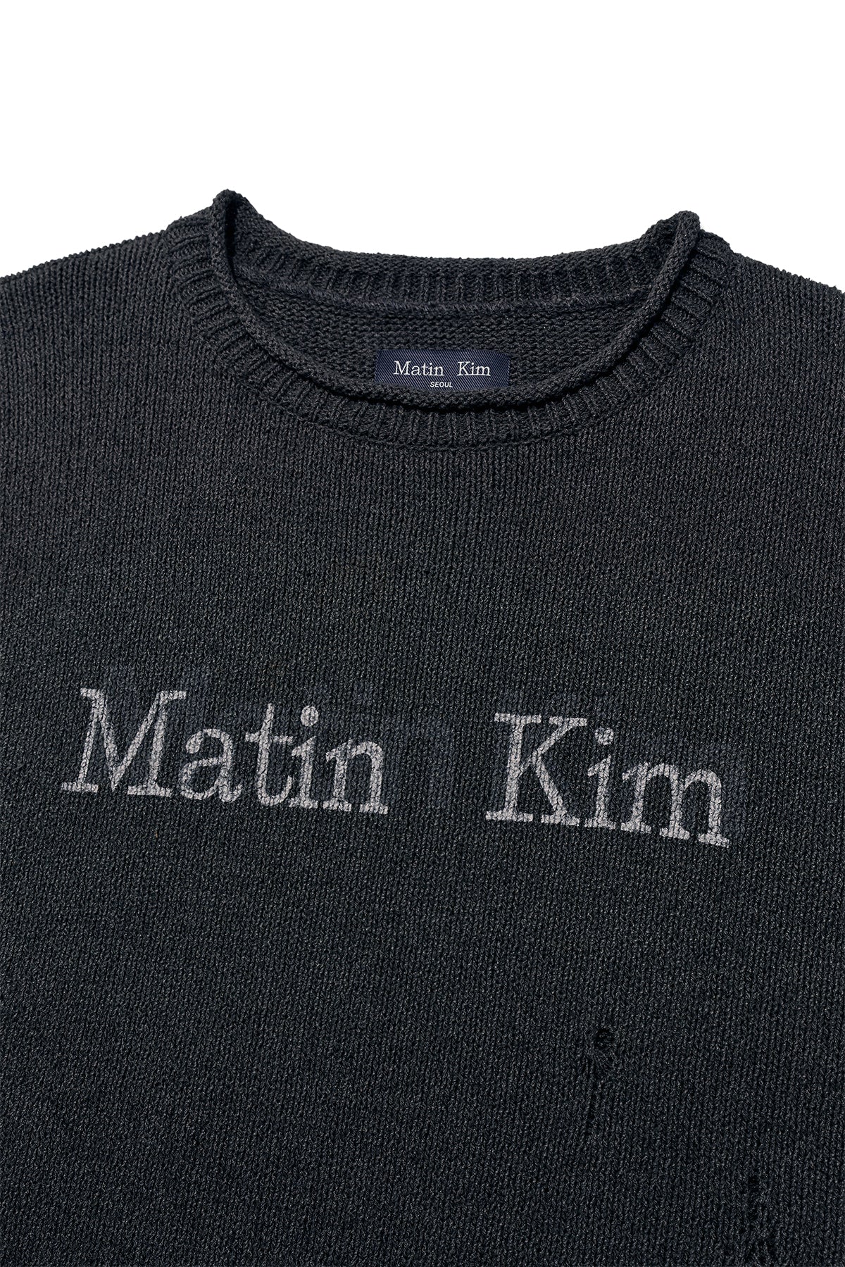 [matinkim] CRACK LOGO VINTAGE KNIT PULLOVER FOR MEN IN CHARCOAL