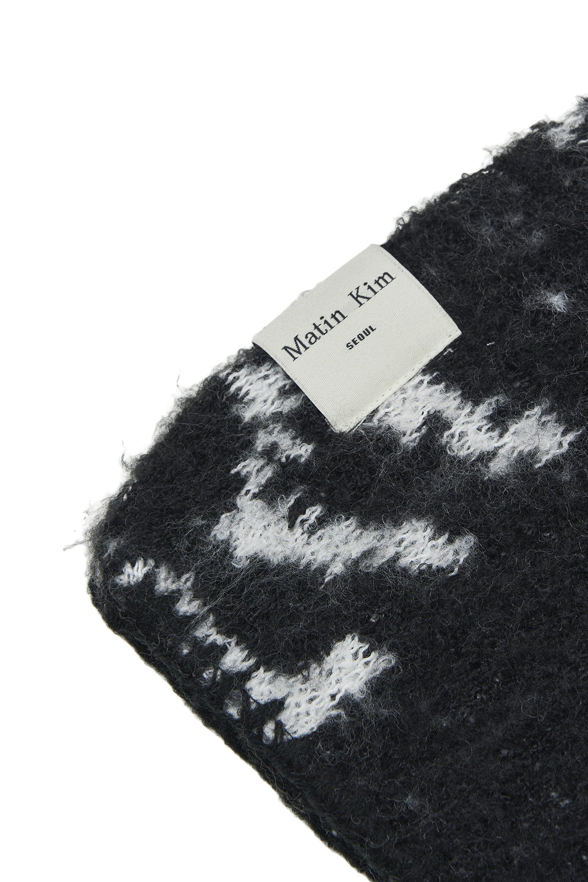 Matinkim Cracked Logo Muffler IN Black