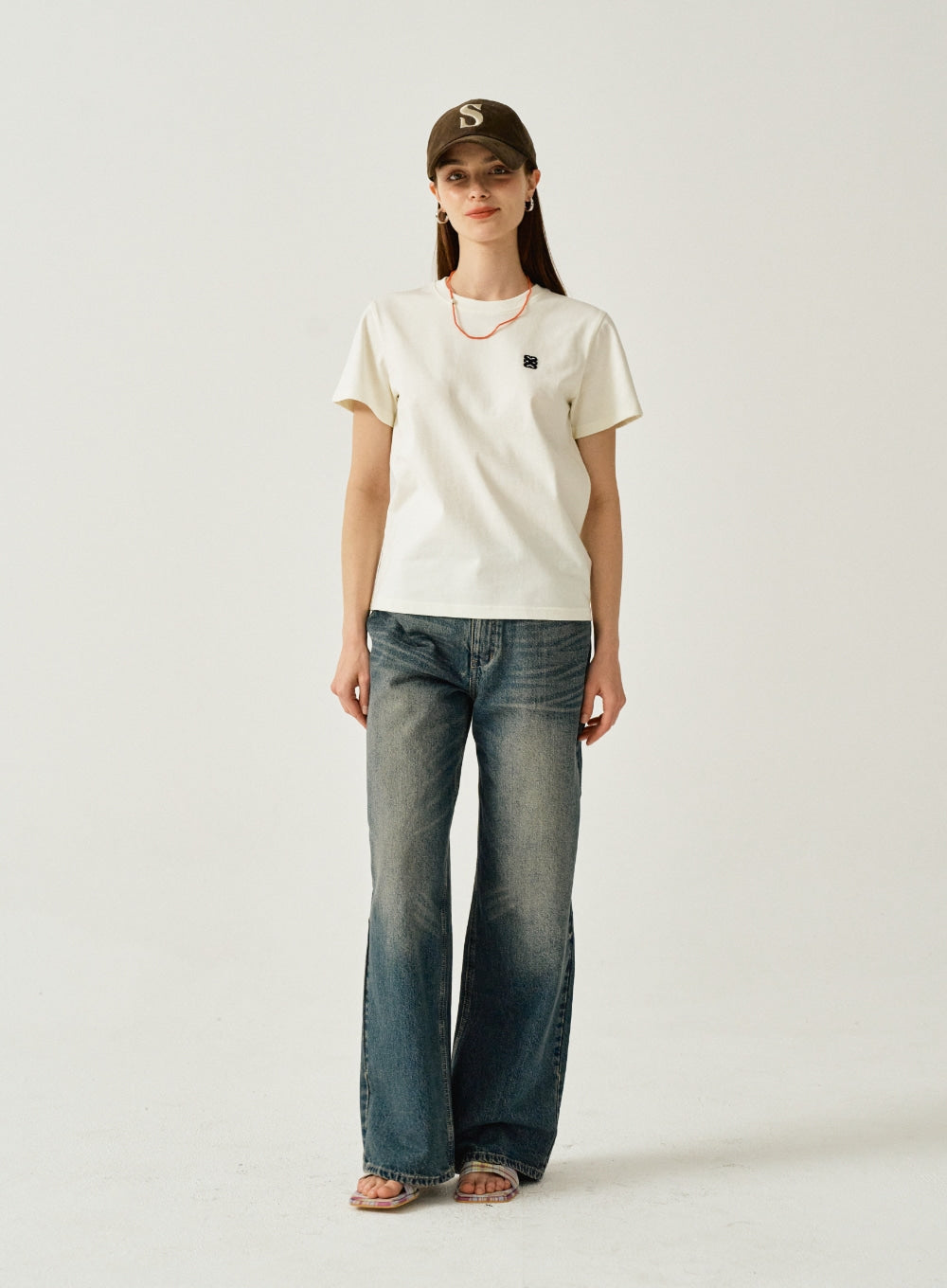 [satur] (W) Classic Small Logo T-Shirt - Resort Ivory