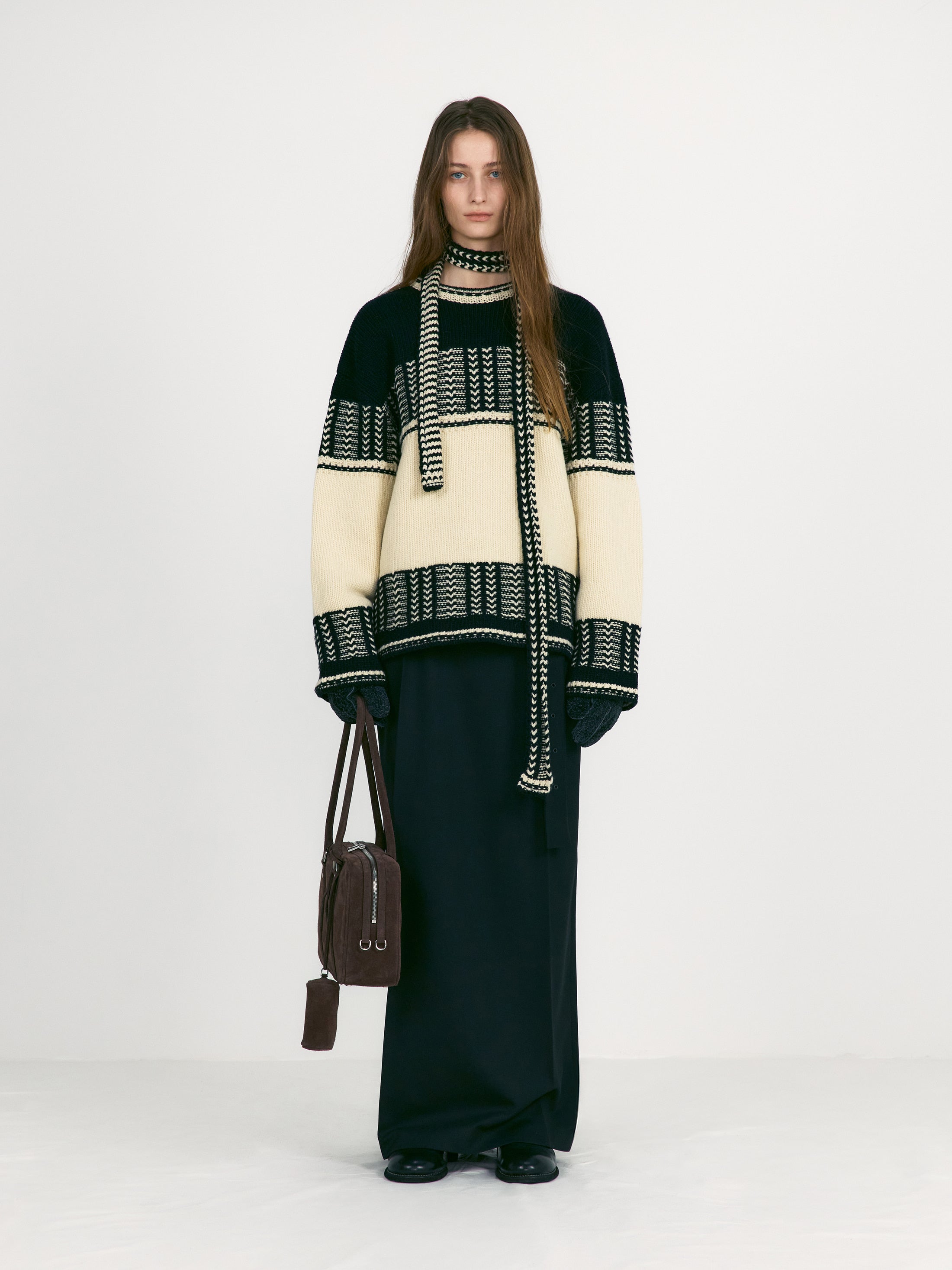 [low_classic] Jacquard Knit Sweater
Black