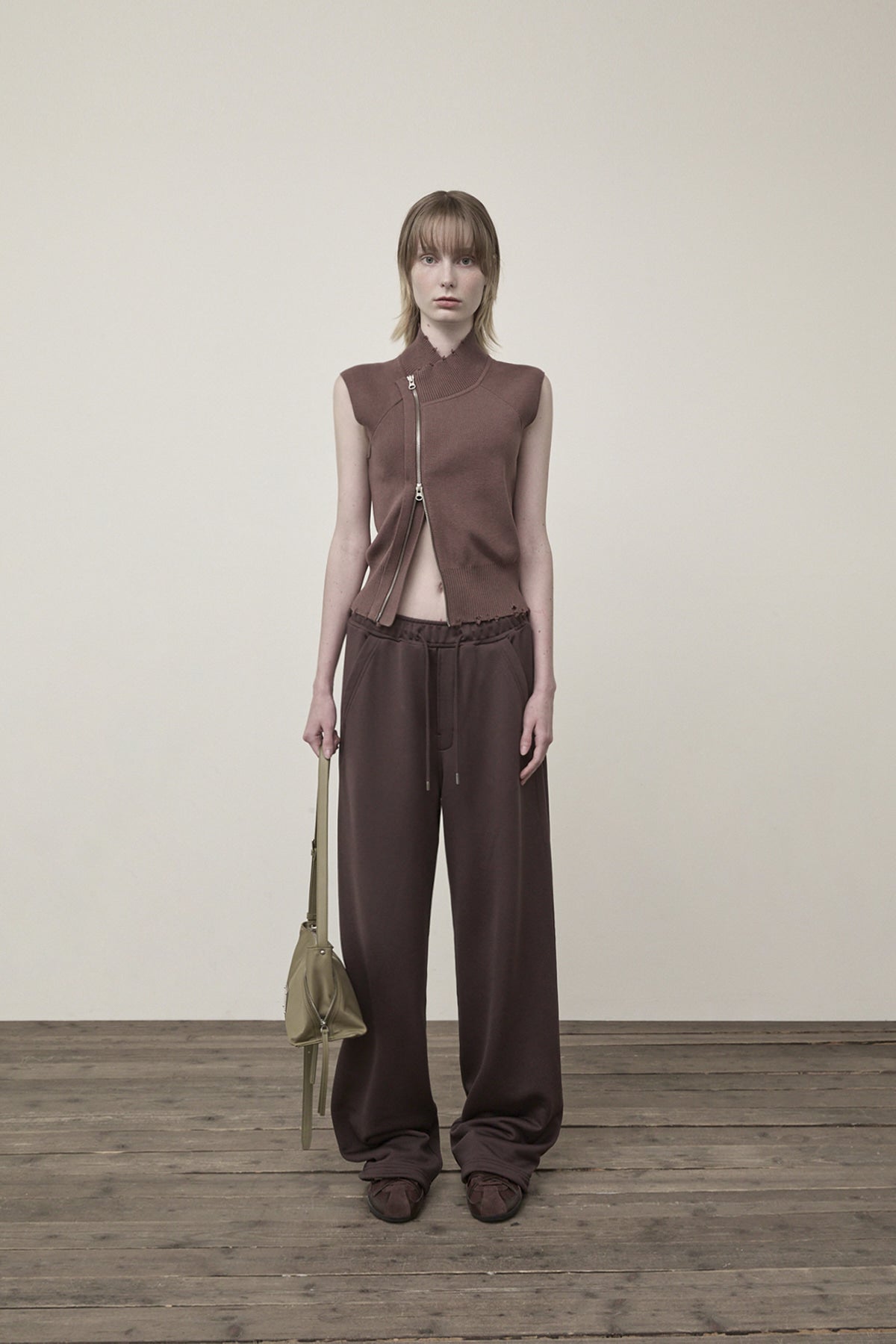 [matinkim] BACK POCKET GLITTER SWEATPANTS FOR WOMEN IN BROWN