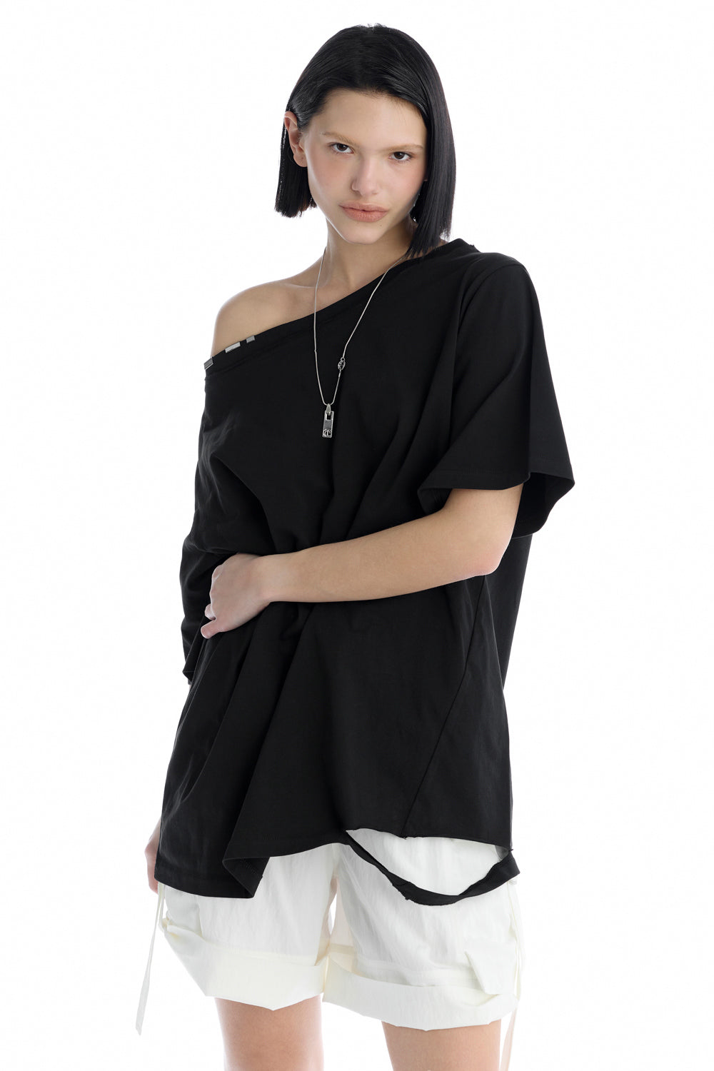 Treemingbird Off-Shoulder Raw Edge T-Shirt Black