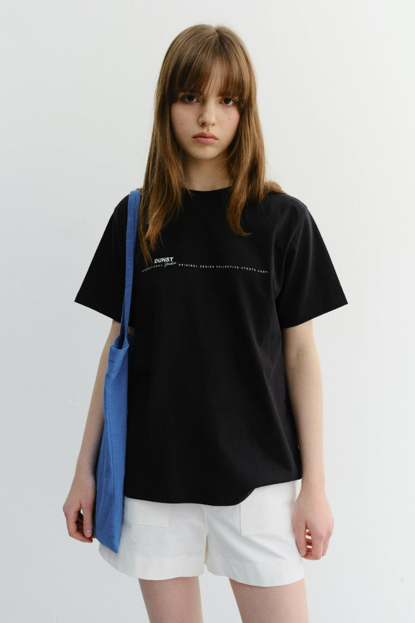 Dunst Unisex Minimal Lettering T-Shirt Black