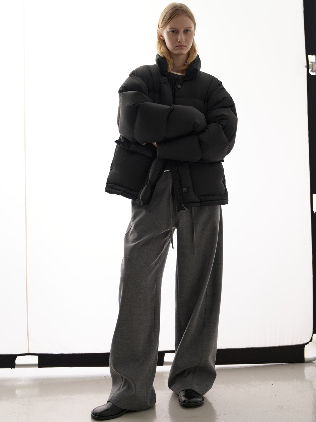Facade Pattern Goose Down Button Puffer black