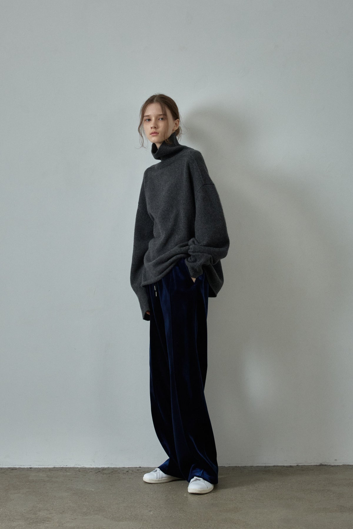 Facade Pattern Relaxed Velvet Pants navy