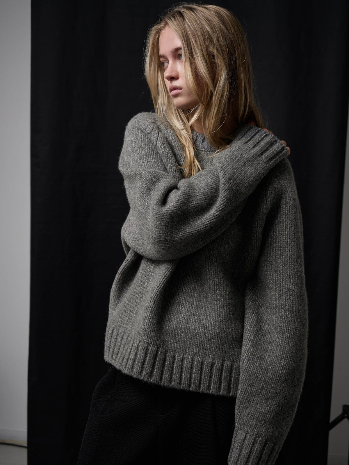 Facade Pattern Essential Raglan Knitwear charcoal