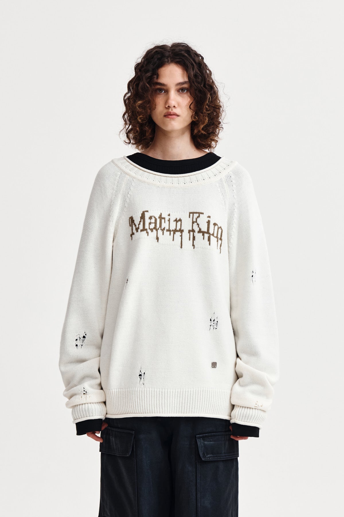 [matinkim] TWO WAY OFF SHOULDER DAMAGE PULLOVER IN IVORY