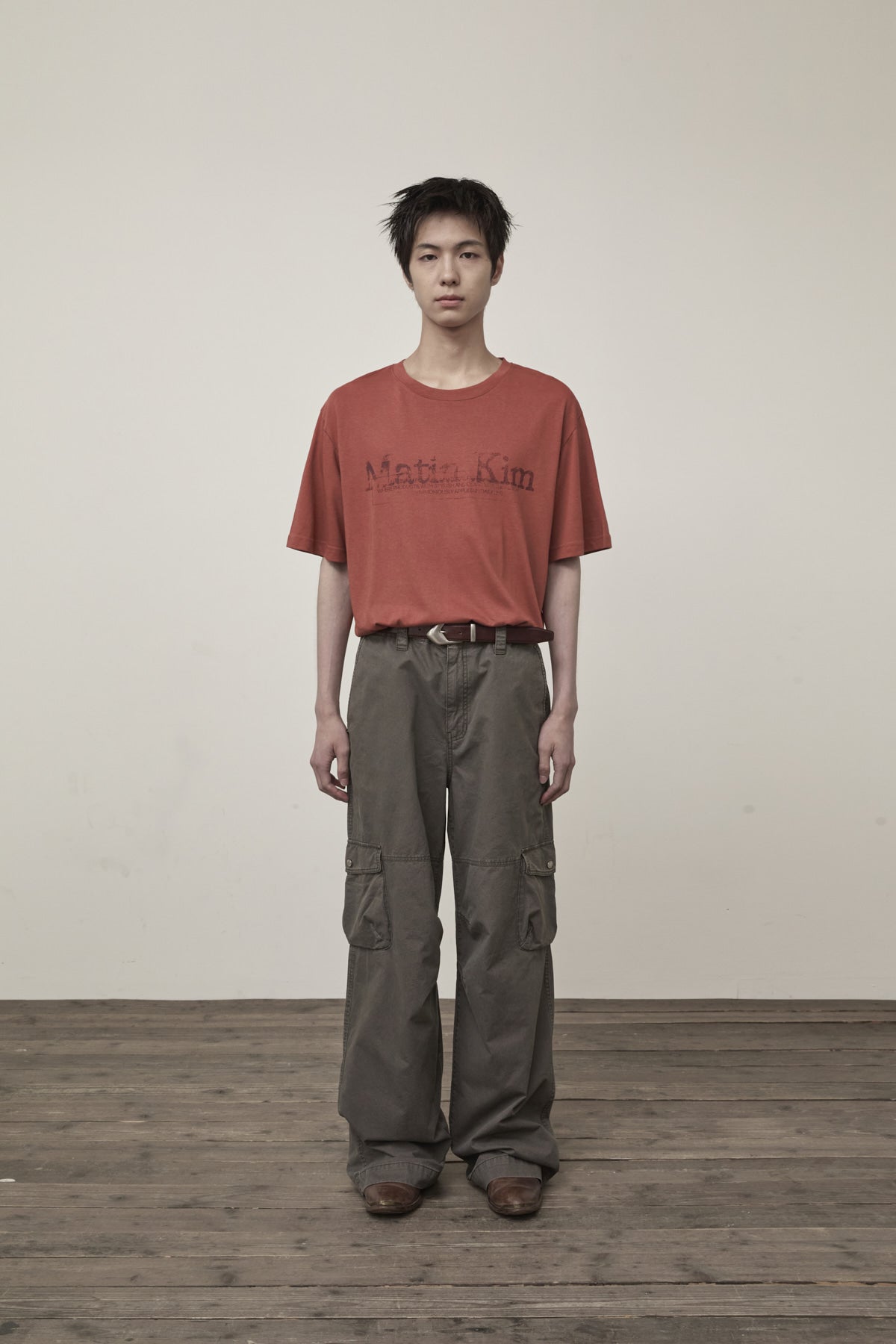 [matinkim] WASHED WIDE CARGO PANTS FOR MEN IN CHARCOAL