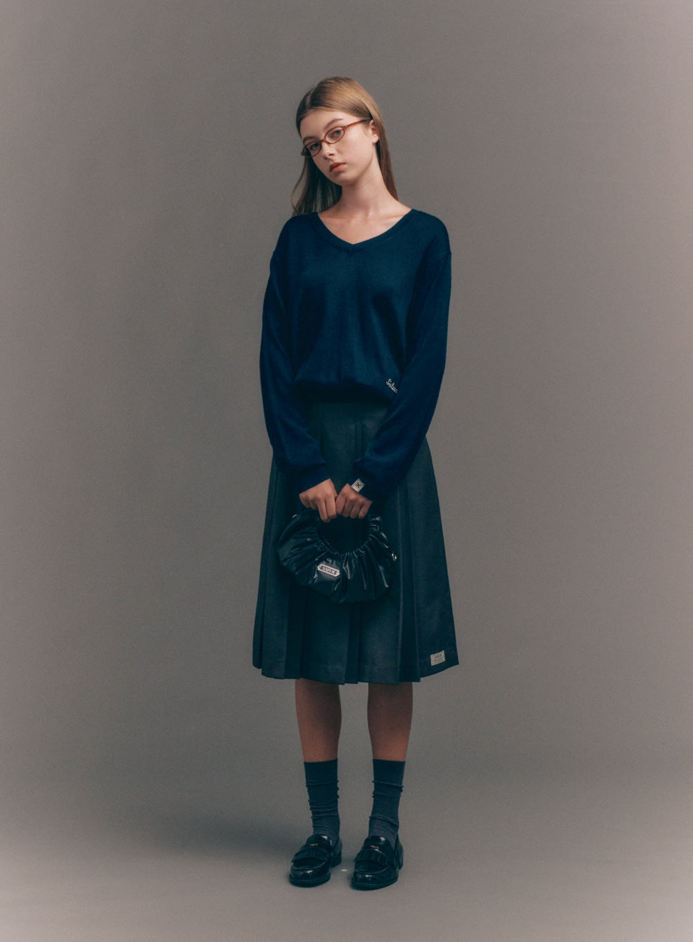 [satur] (W) V-Neck Fine Wool Knit - Navy