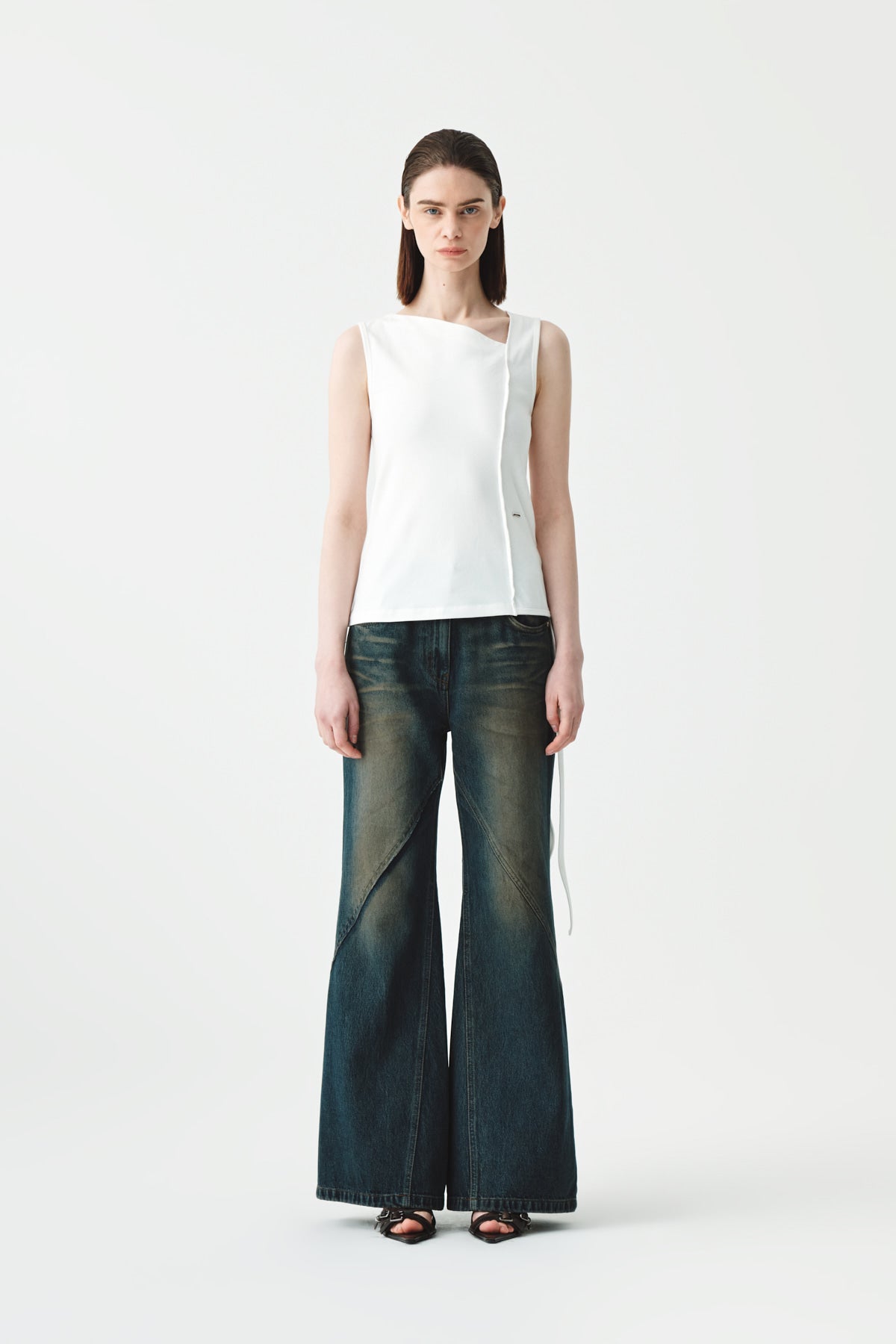 Matinkim Back Twist Unbalance Jersey Sleeveless IN White