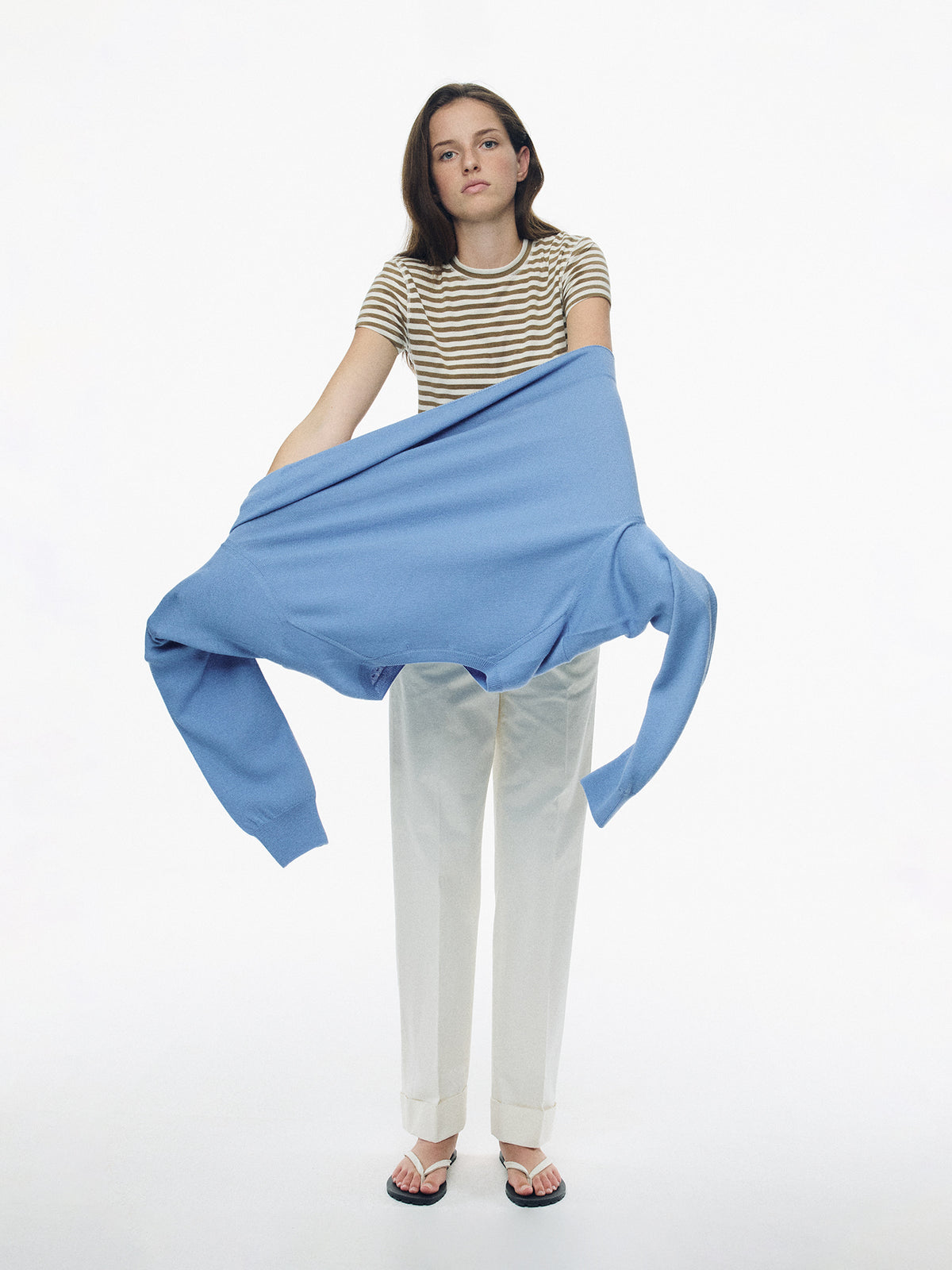 Nothing Written Minty v-neck pullover (Soft blue)