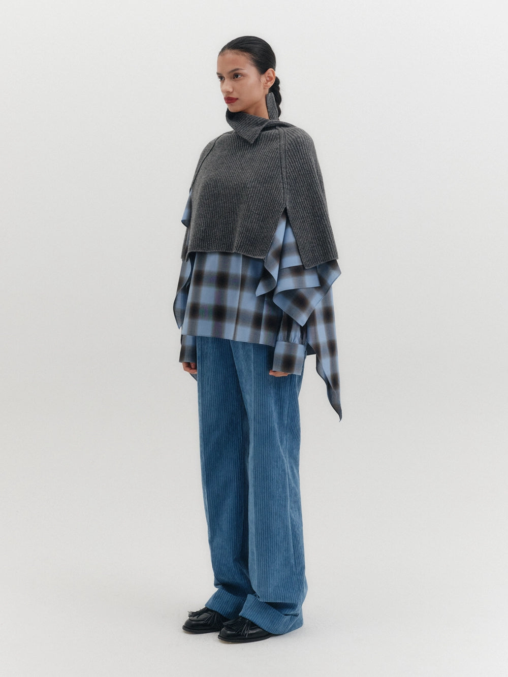 EENK High-Neck Knitwear Cape - Gray