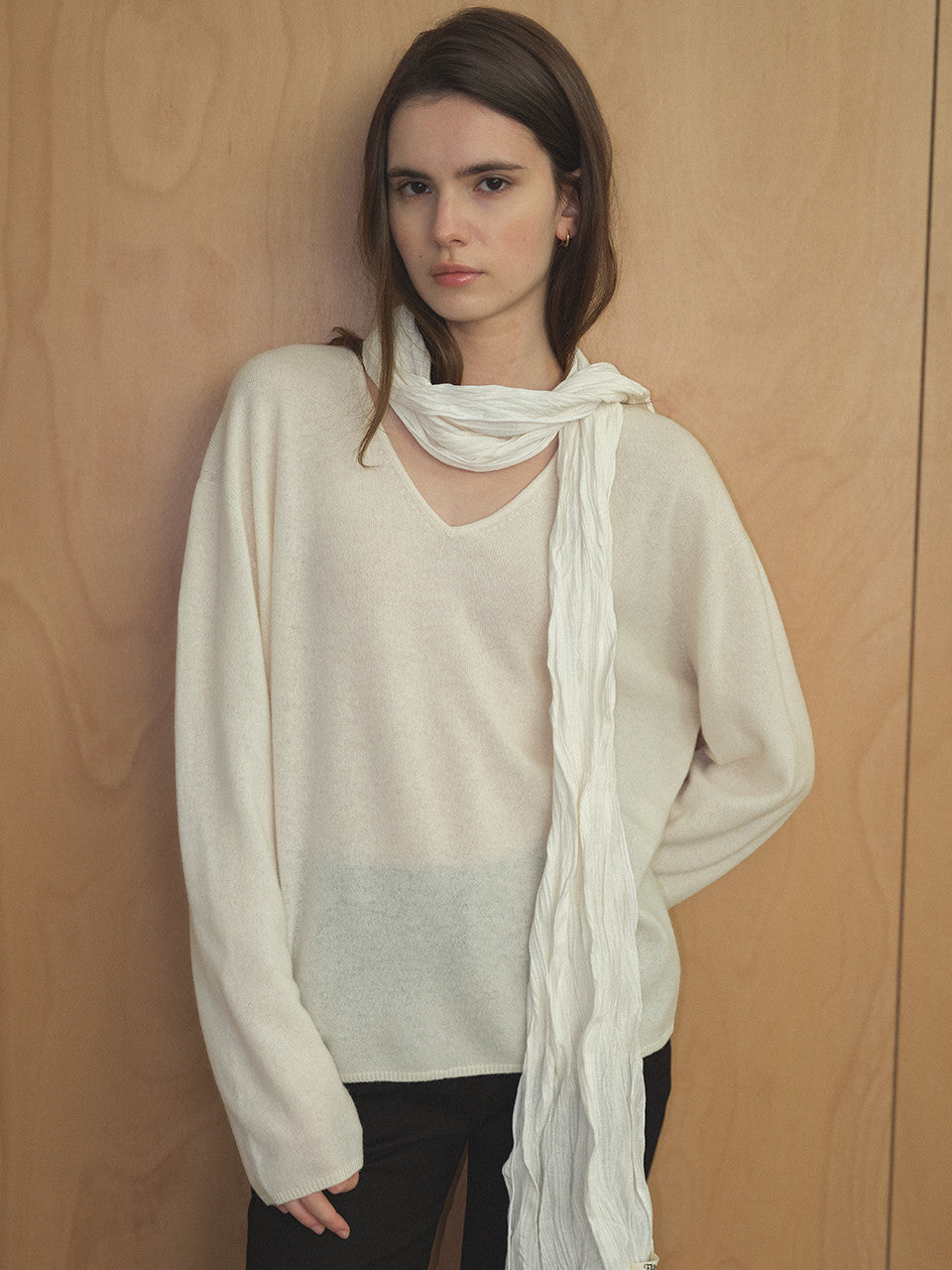 Tillidie Cashmere Blended V-Neck Wool Knit lvory