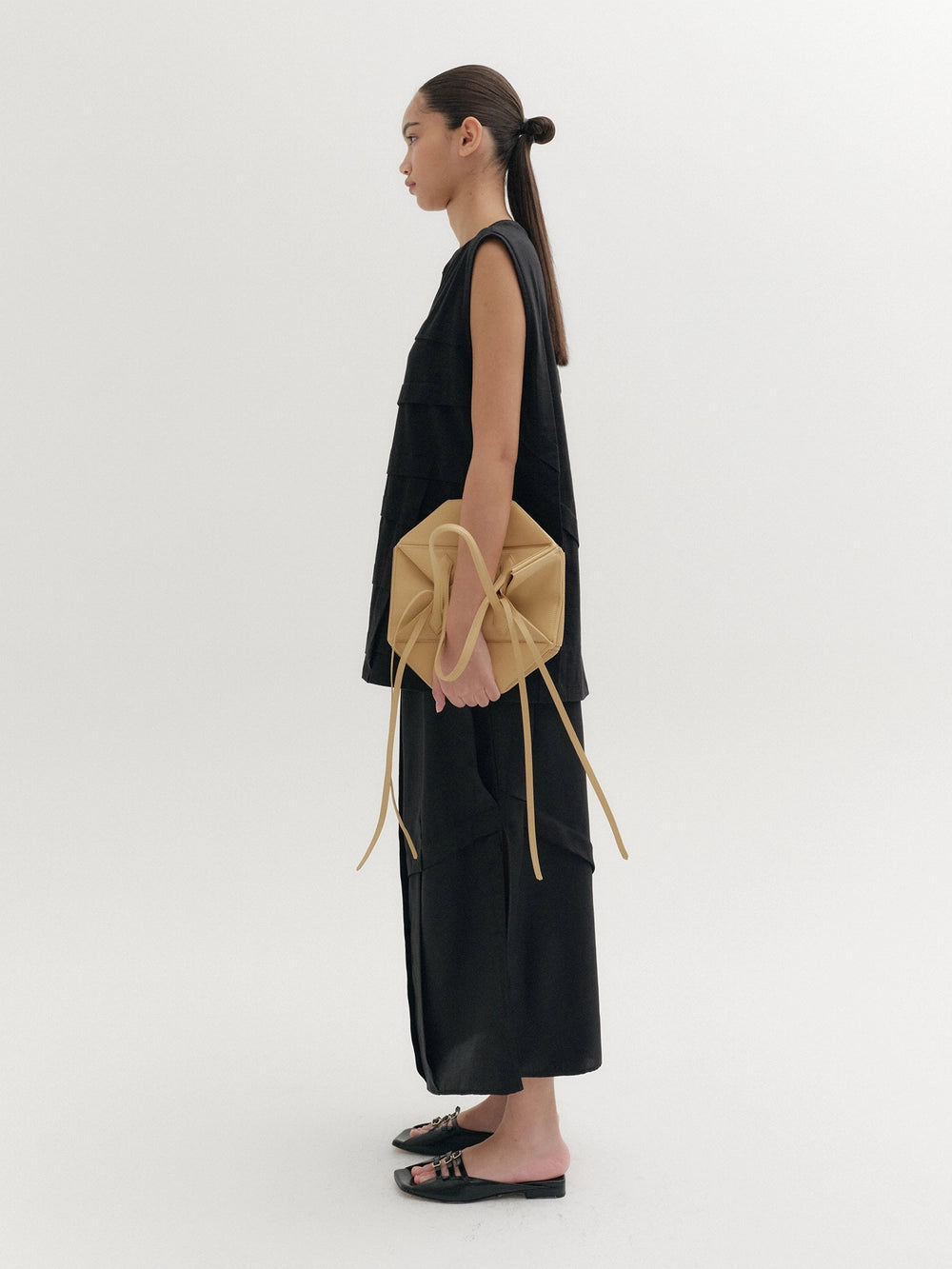 EENK Panel Detail Skirt - Black