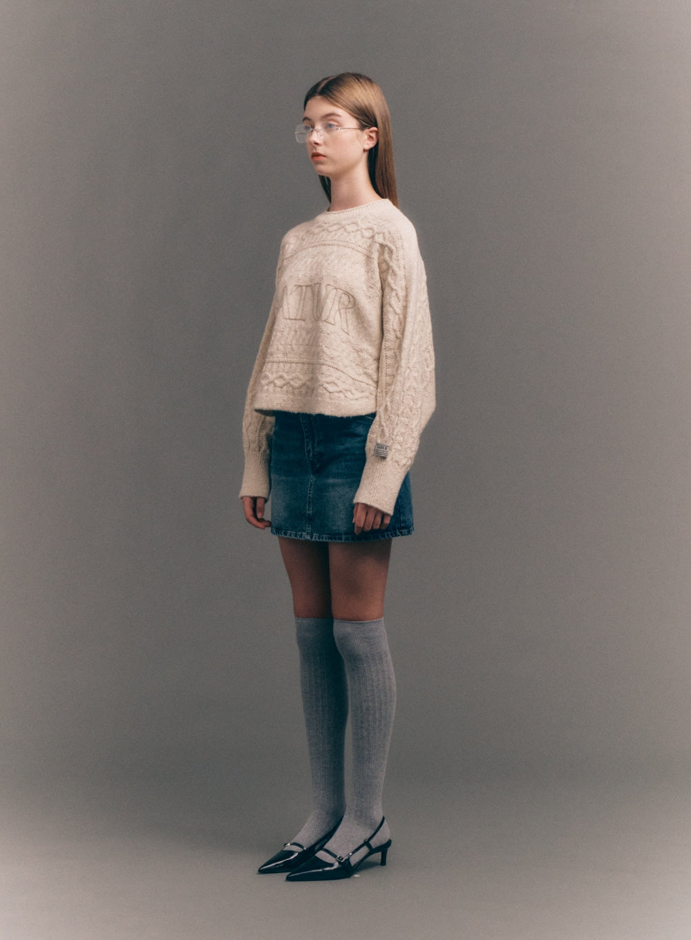 [satur] (W) Jacquard Crop Logo Knit - Cream