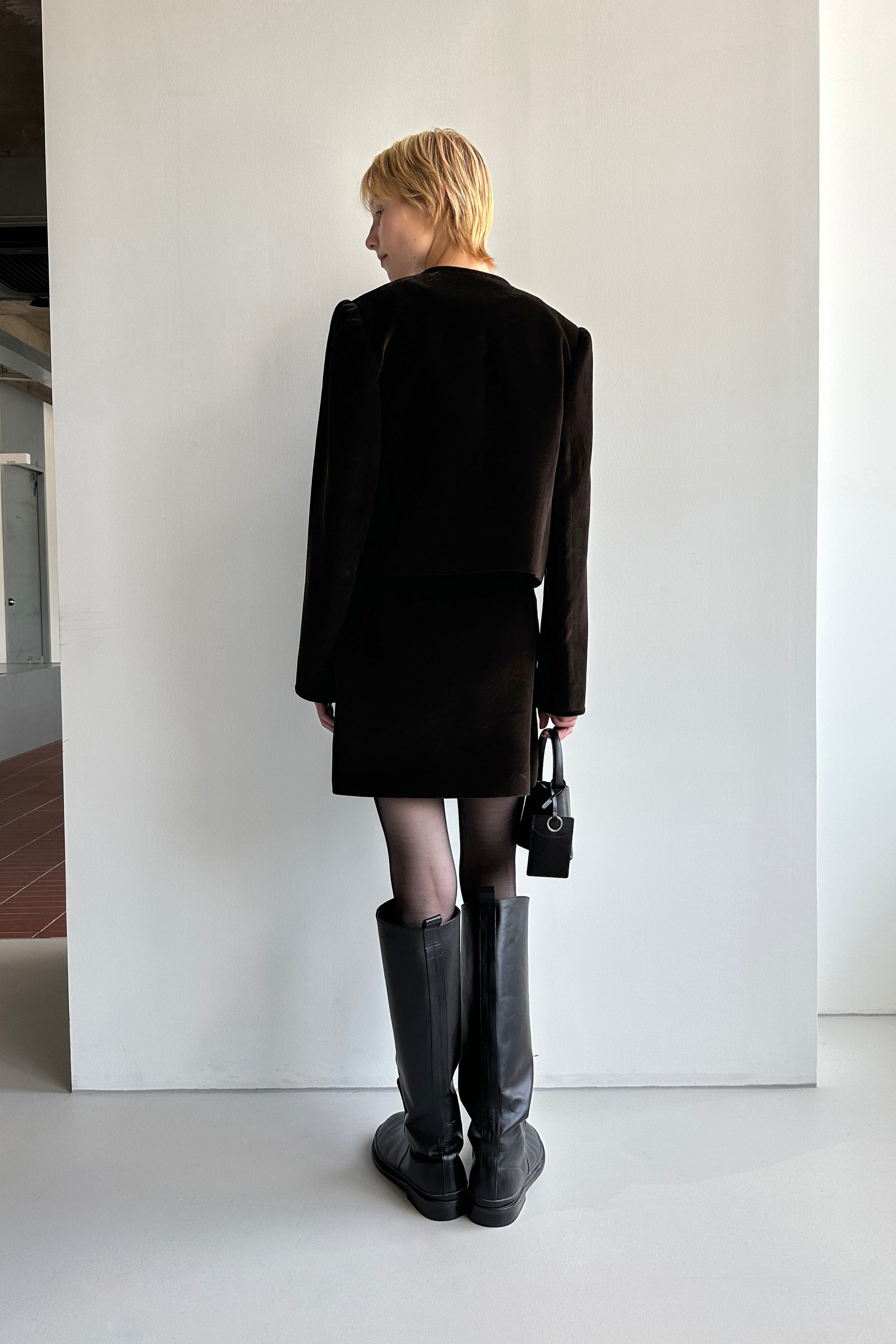 [low_classic] ROUND NECK JACKET
BROWN