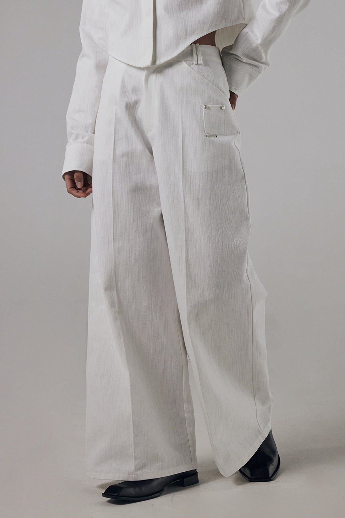 Treemingbird Small Pocket Denim Set-up Pants White