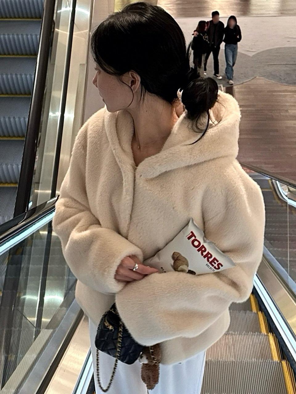 Tillidie Hooded fur short jacket Beige