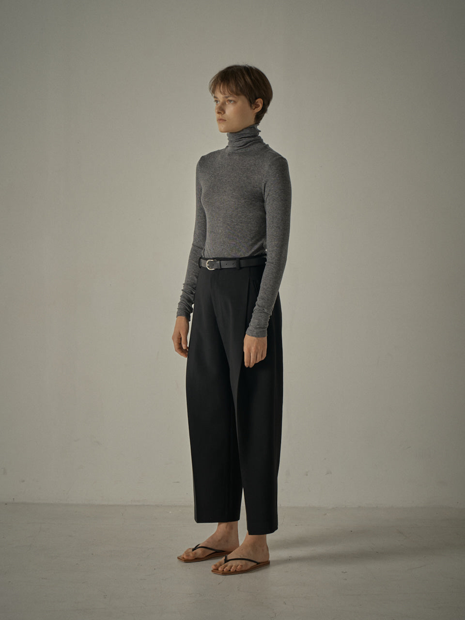Facade Pattern Round Wool Pants black