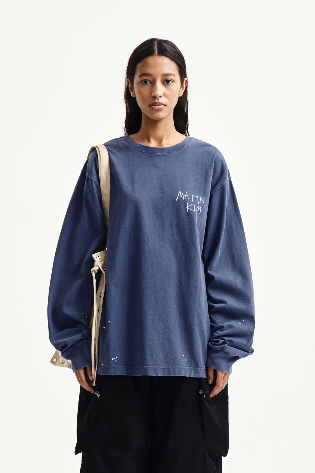 [matinkim] Vintage Washed Logo Top IN Smoke Blue