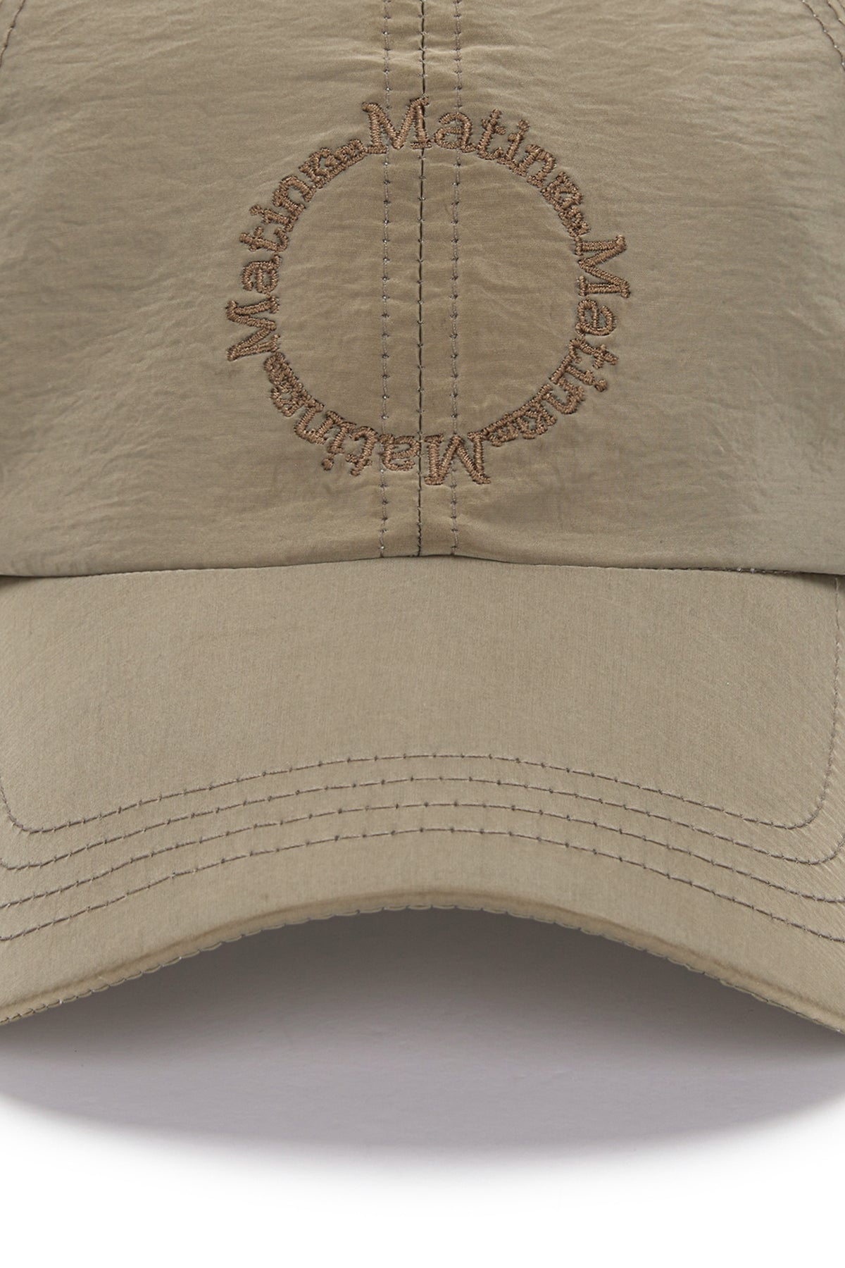 [matinkim] CRISP LOGO BALL CAP IN DARK BEIGE