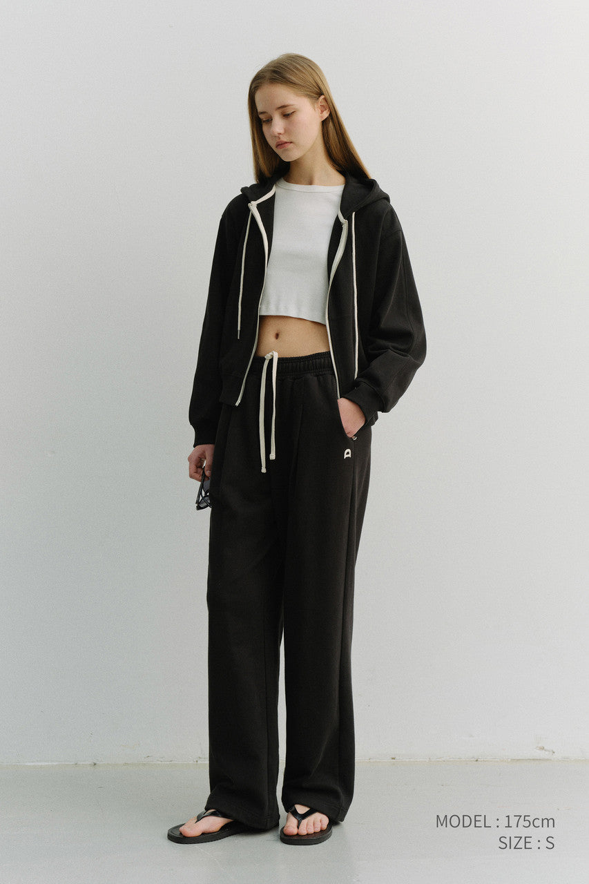 Dunst Unisex Leather Logo Wide Sweat Pants Black