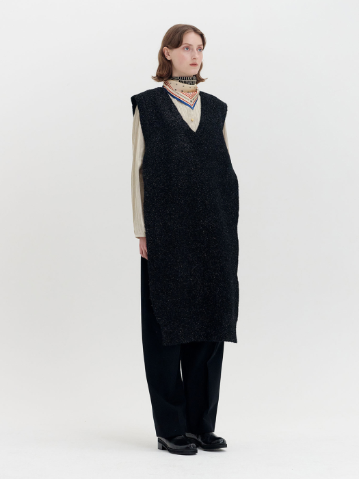 [EENK] Quilo V-Neck Unbalanced Long Vest - Black