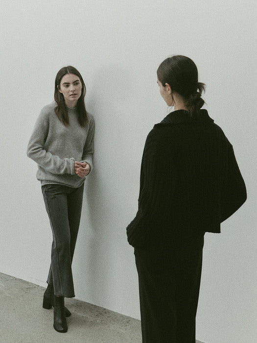 [EXCLUSIVE] turtleneck cardigan (navy)