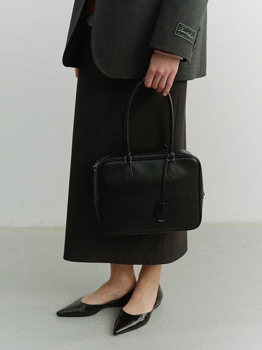 [dunst] CLASSIC 28 LEATHER BAG BLACK_UDBA6E201BK