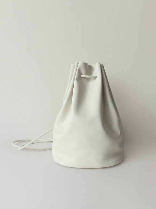Nothing Written Vegetable bucket bag (Ivory)