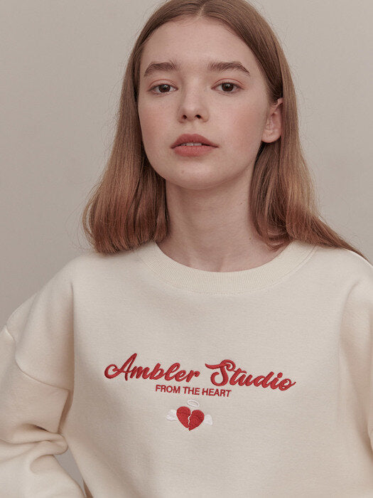 [ambler] Broken Heart Crop Sweatshirt AMC102 (ivory)