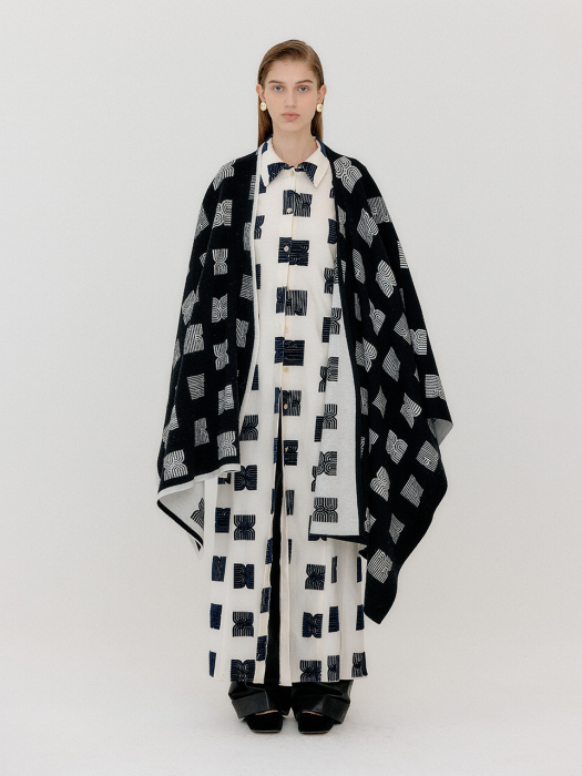 Eenk Vcape Logo Jacquard Knit Cape - Black/Ivory